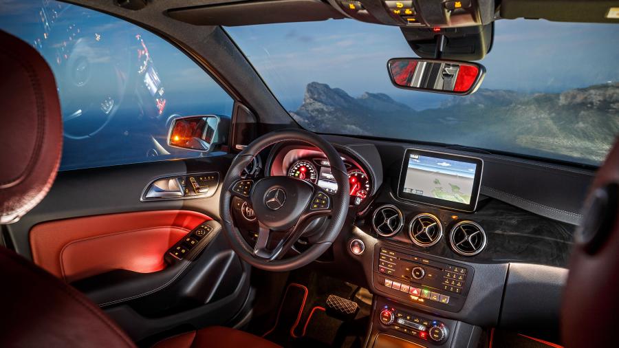  Mercedes-Benz B250 4Matic Urban Line 2014 года  (фото 7 из 16)